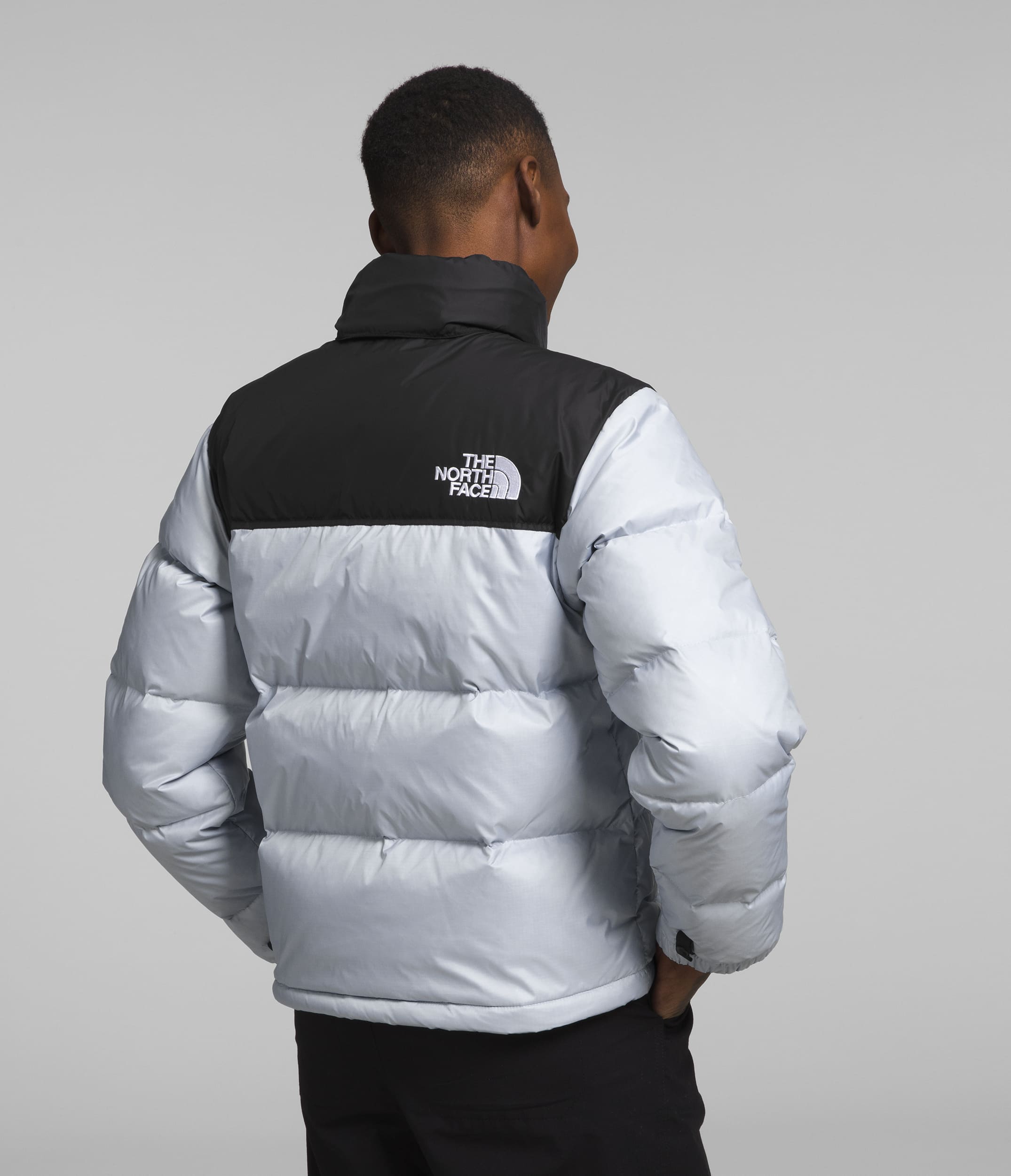 Chompa 1996 Retro Nuptse Térmica Gris Mujer The North Face - imagen 3