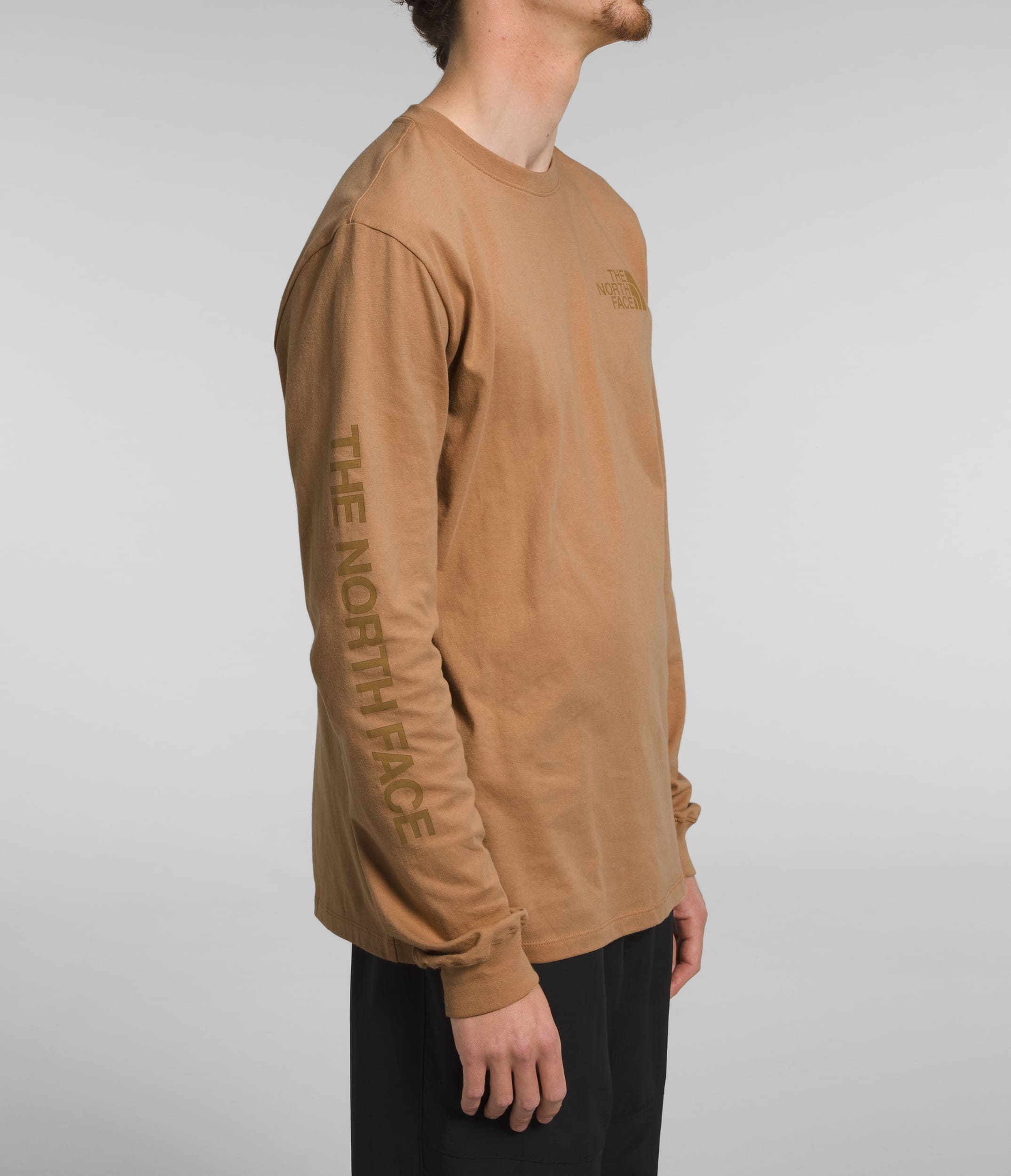 Camiseta L/S Sleeve Hit Graphic Tee Café Hombre The North Face - imagen 3