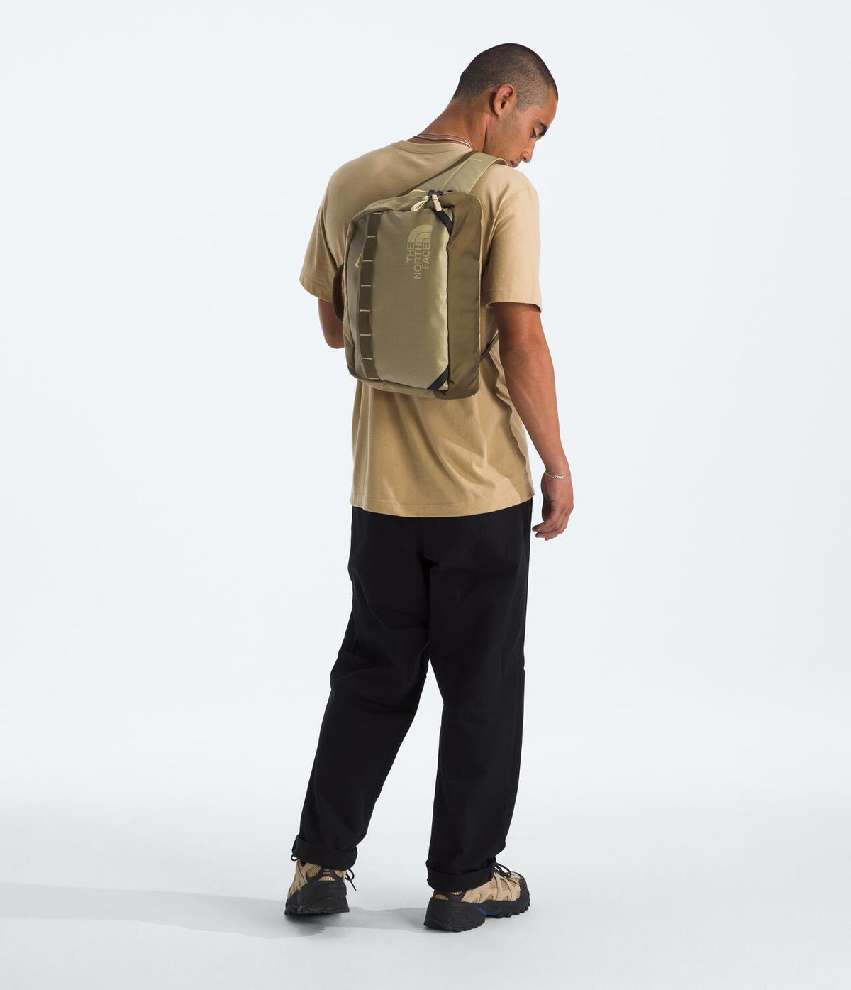 Mochila Base Camp Voyager Sling Beige Unisex The North Face