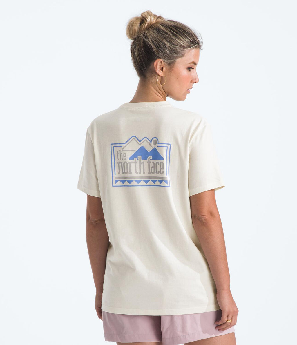 Camiseta Evolution Explore Pin Short Sleeve Tee Graphic Blanca Mujer The North Face